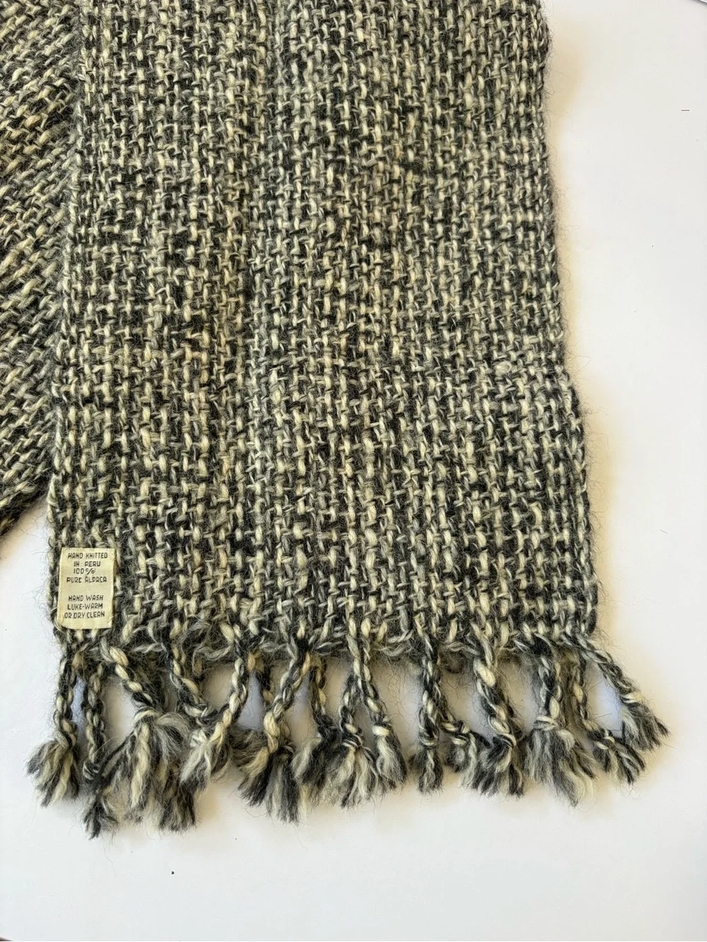 Hand Knitted In Peru 100% Pure Alpaca Black White Scarf Soft Super Warm Fringe